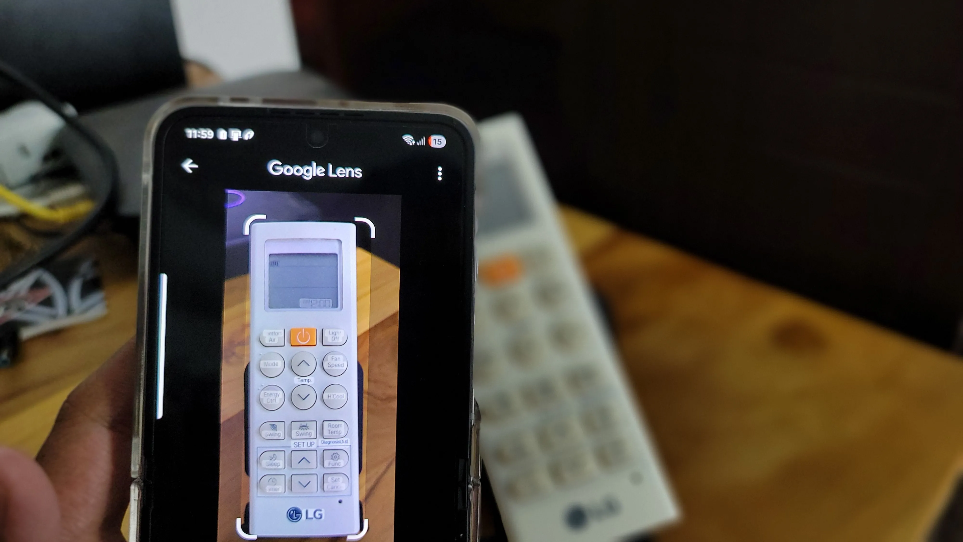 Hình ảnh điều khiển điều hòa được nhìn qua ứng dụng Google Lens