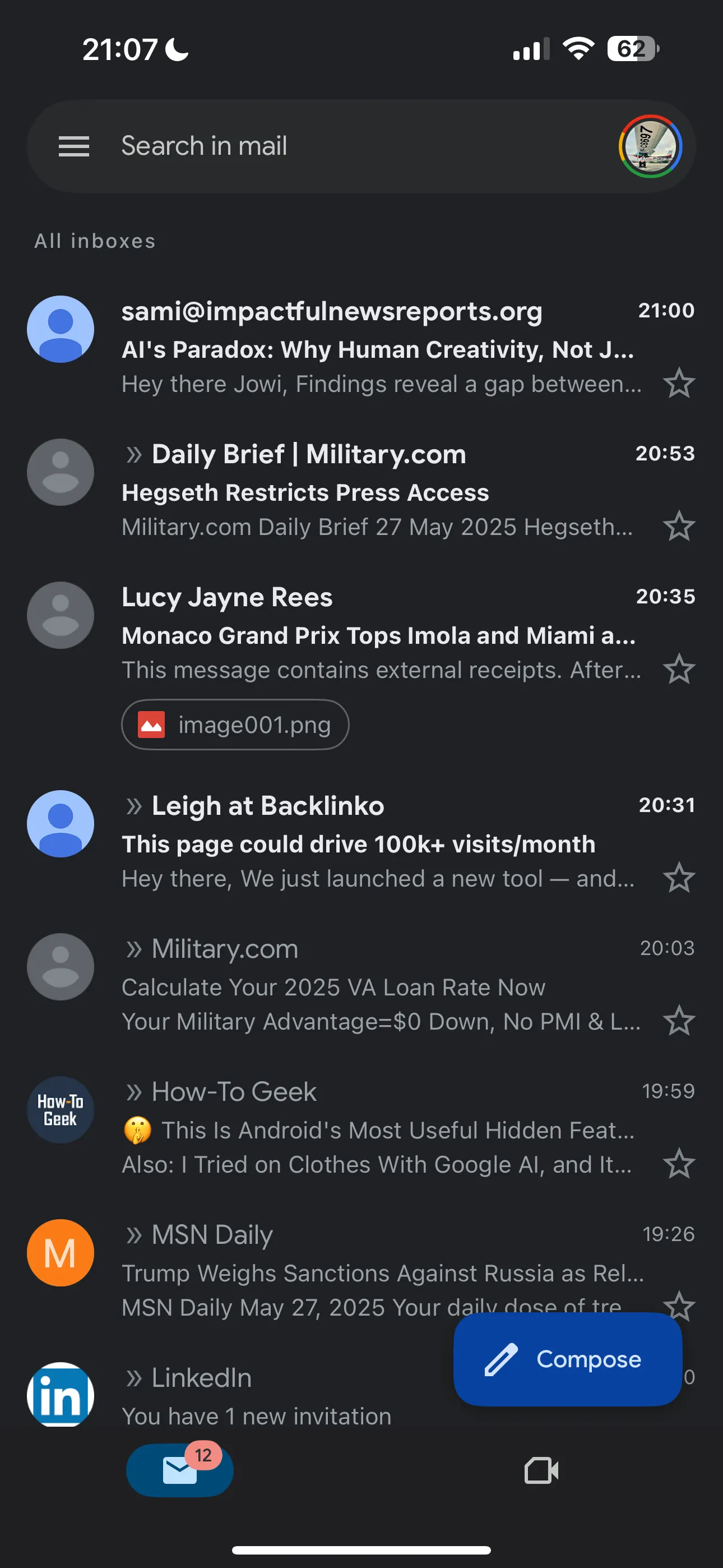 Hộp thư đến Gmail với các tài khoản được phân tách rõ ràng