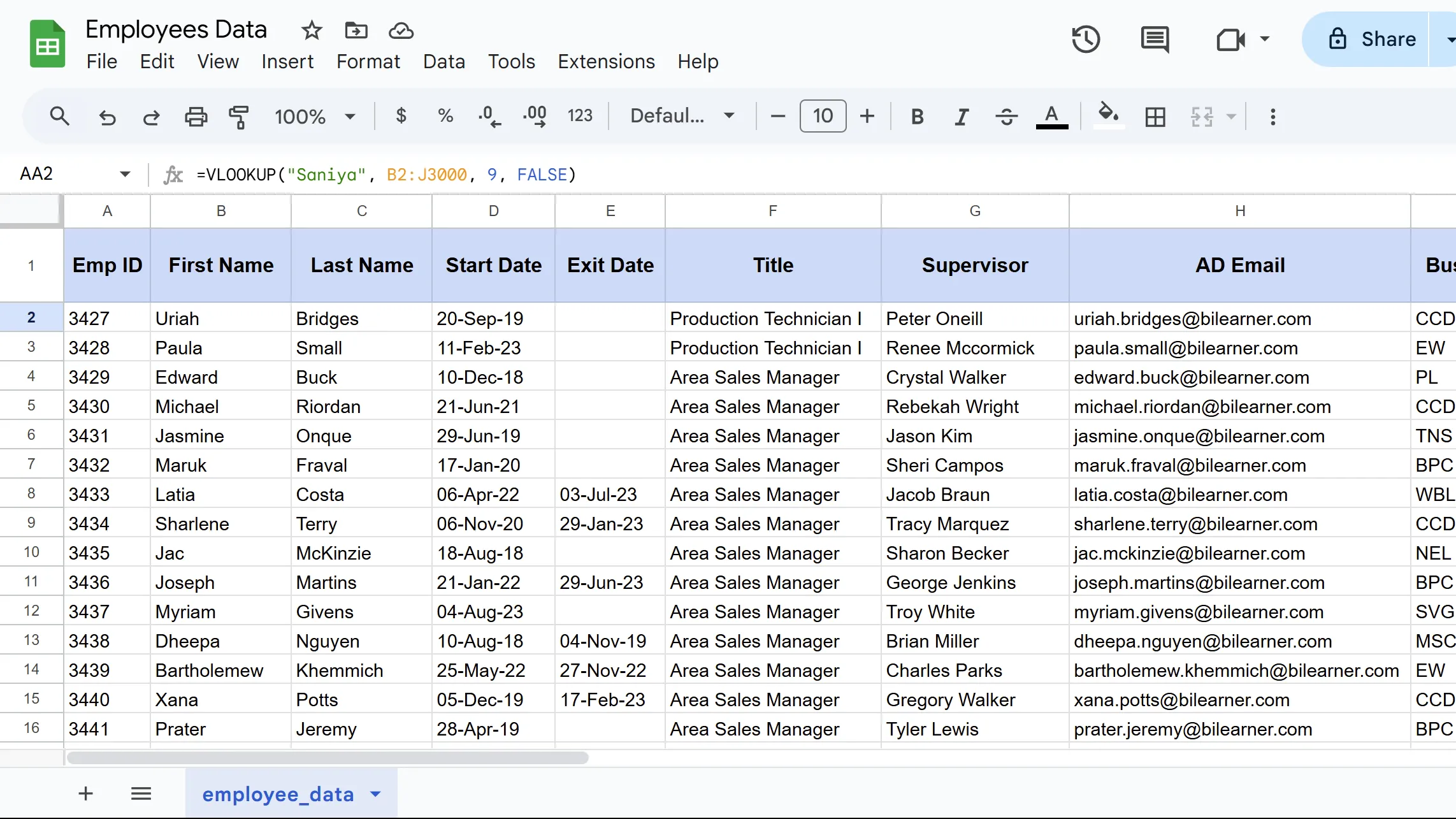 Kết quả hàm VLOOKUP tìm kiếm tên "Saniya" và trả về giá trị từ cột thứ 9 trong Google Sheets