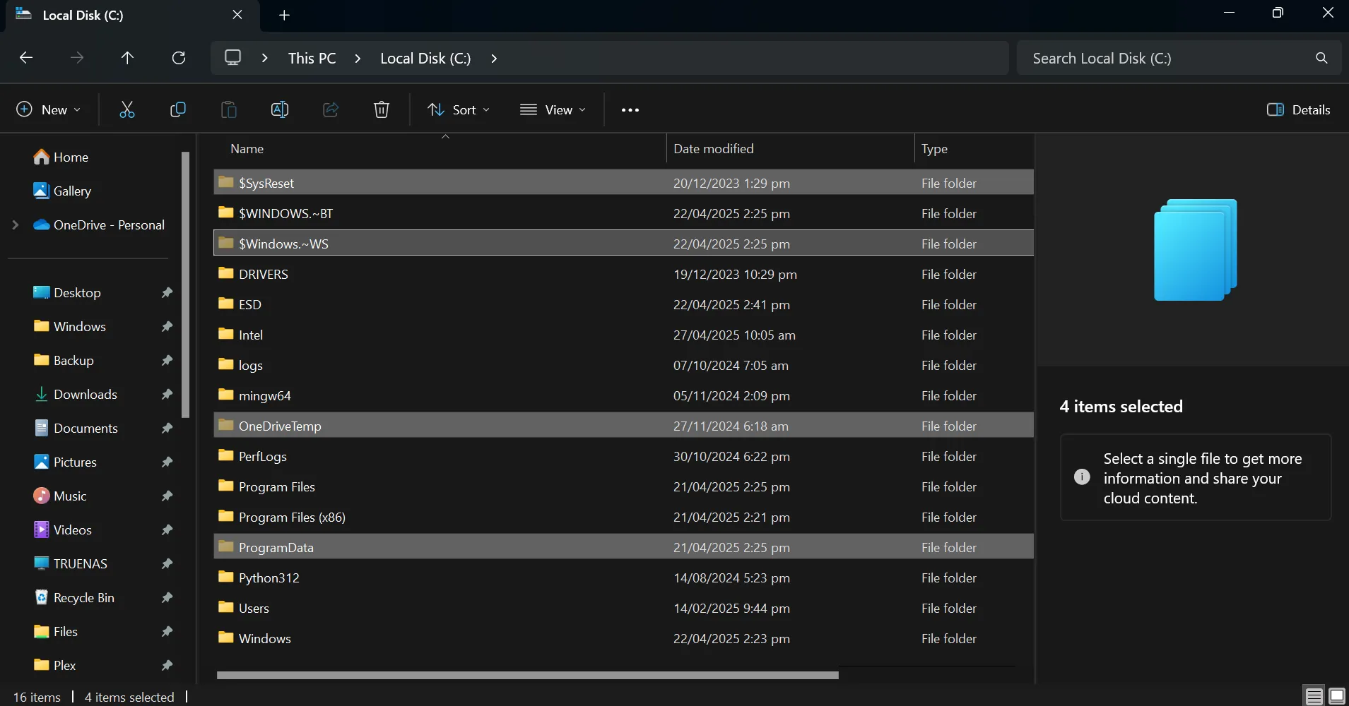 Kích hoạt tùy chọn hiển thị các file và thư mục ẩn trong File Explorer trên Windows.
