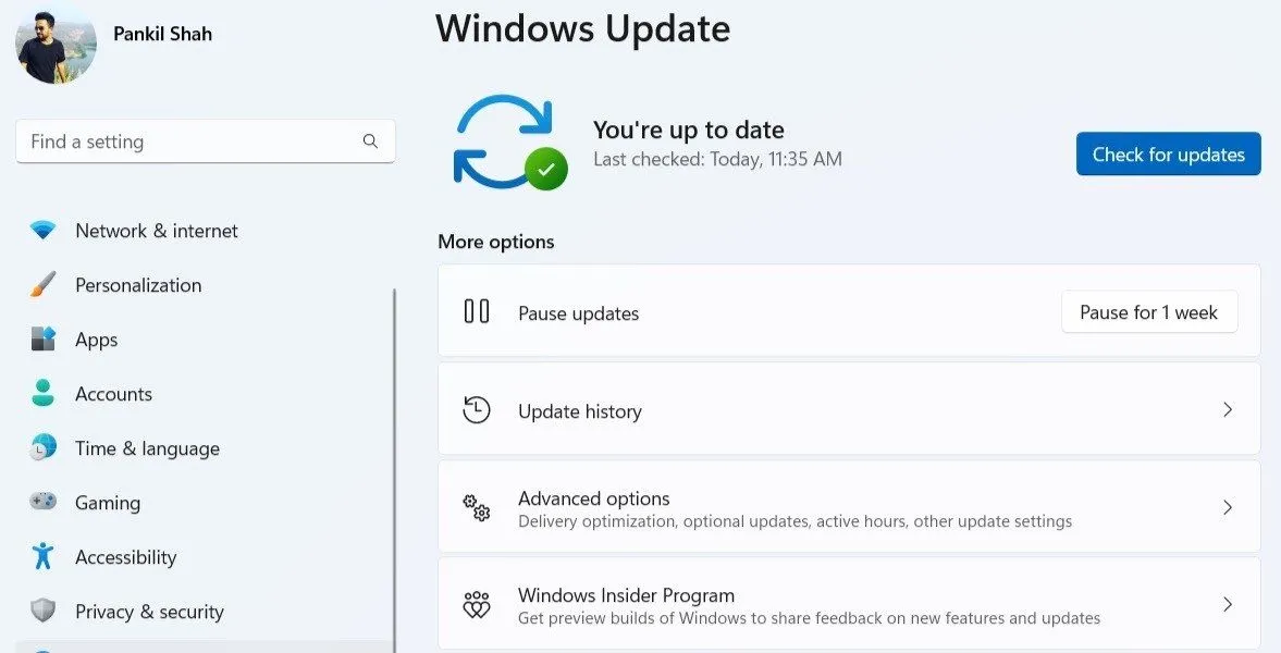Kiểm tra các bản cập nhật hệ thống và driver trong cài đặt Windows 11