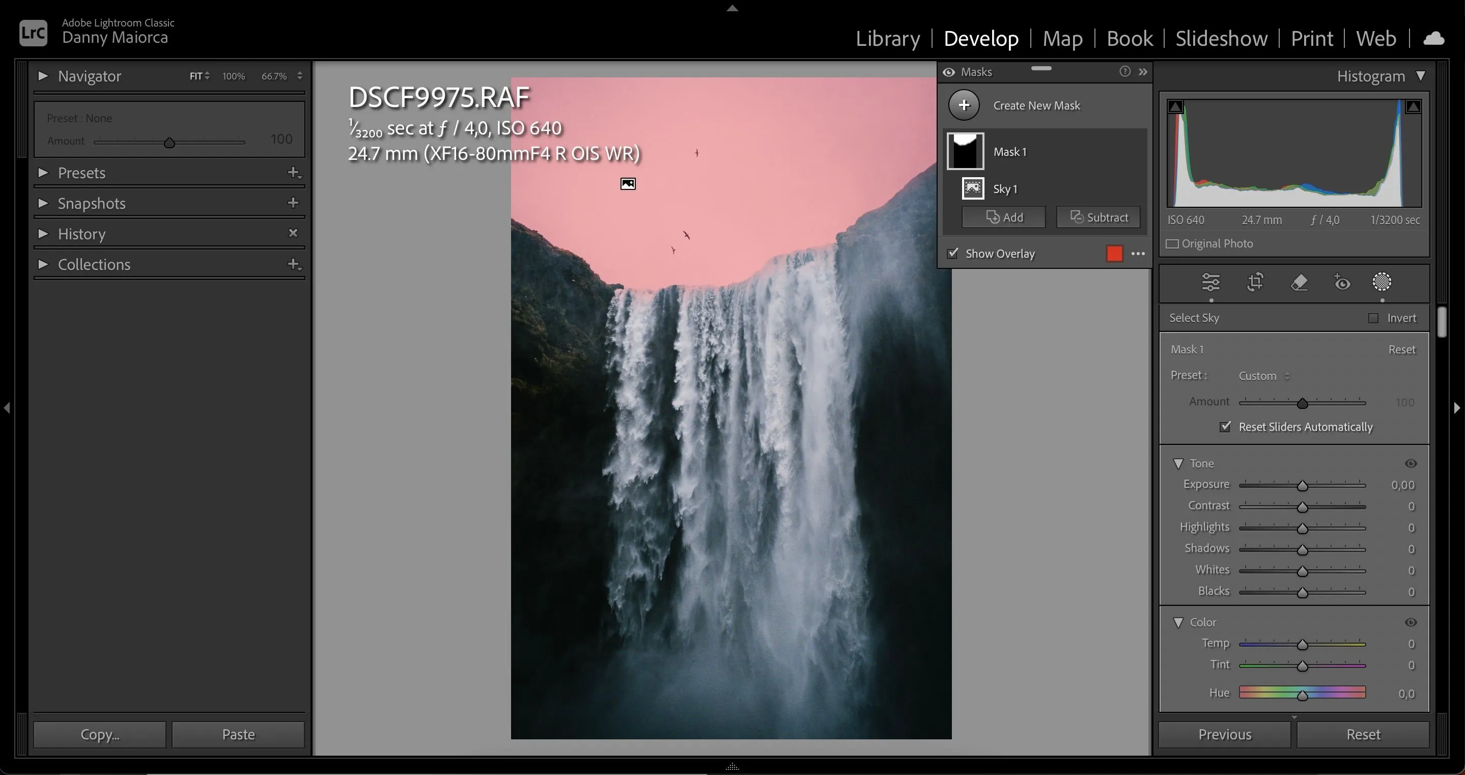 Lightroom sử dụng tính năng che mặt nạ AI để tự động chọn và chỉnh sửa bầu trời trong ảnh.
