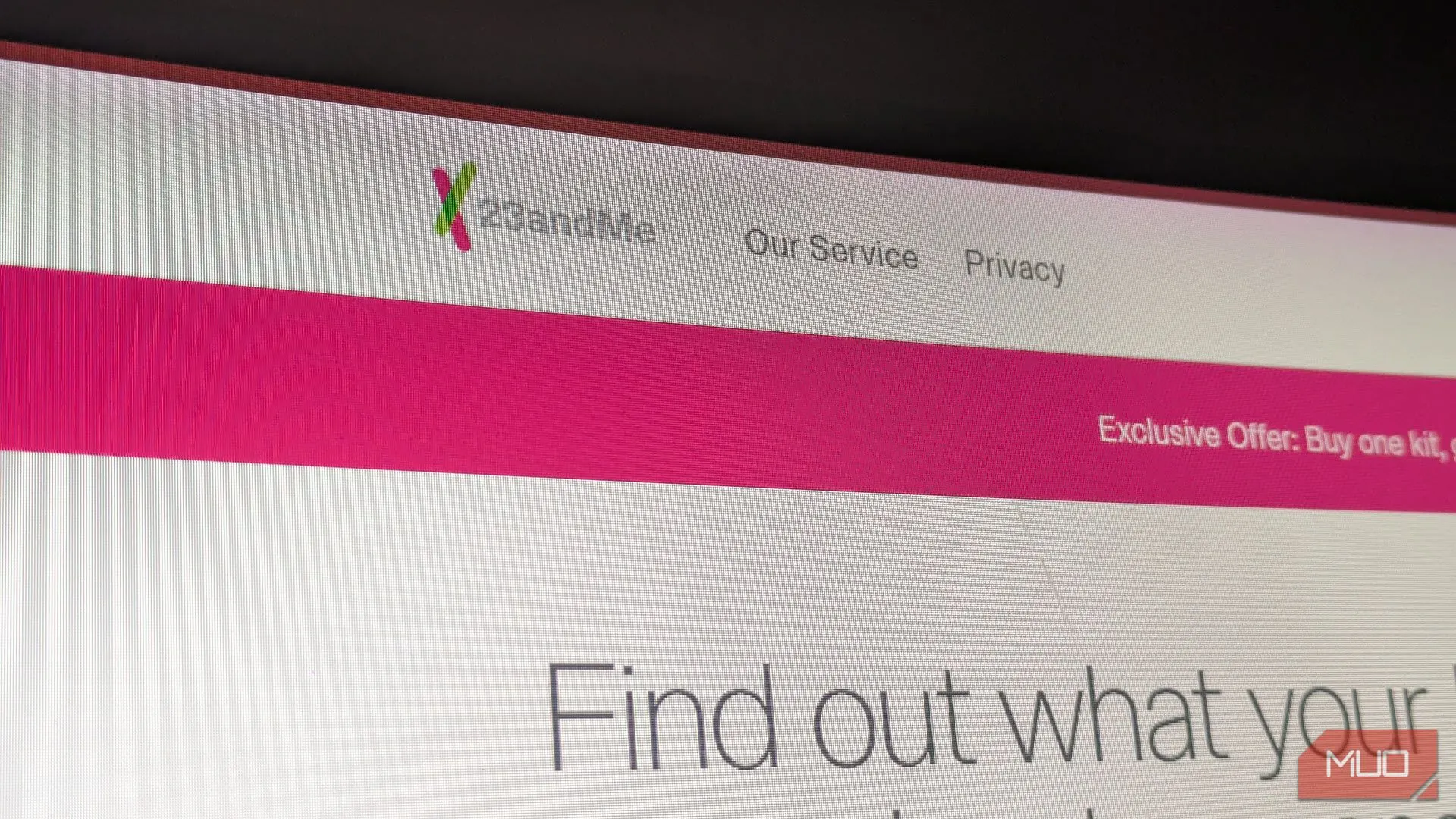 Logo 23andMe trên trang web chính thức, biểu tượng của dịch vụ xét nghiệm di truyền bị rò rỉ dữ liệu