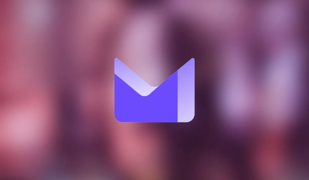 Logo Protonmail trên nền tím mờ