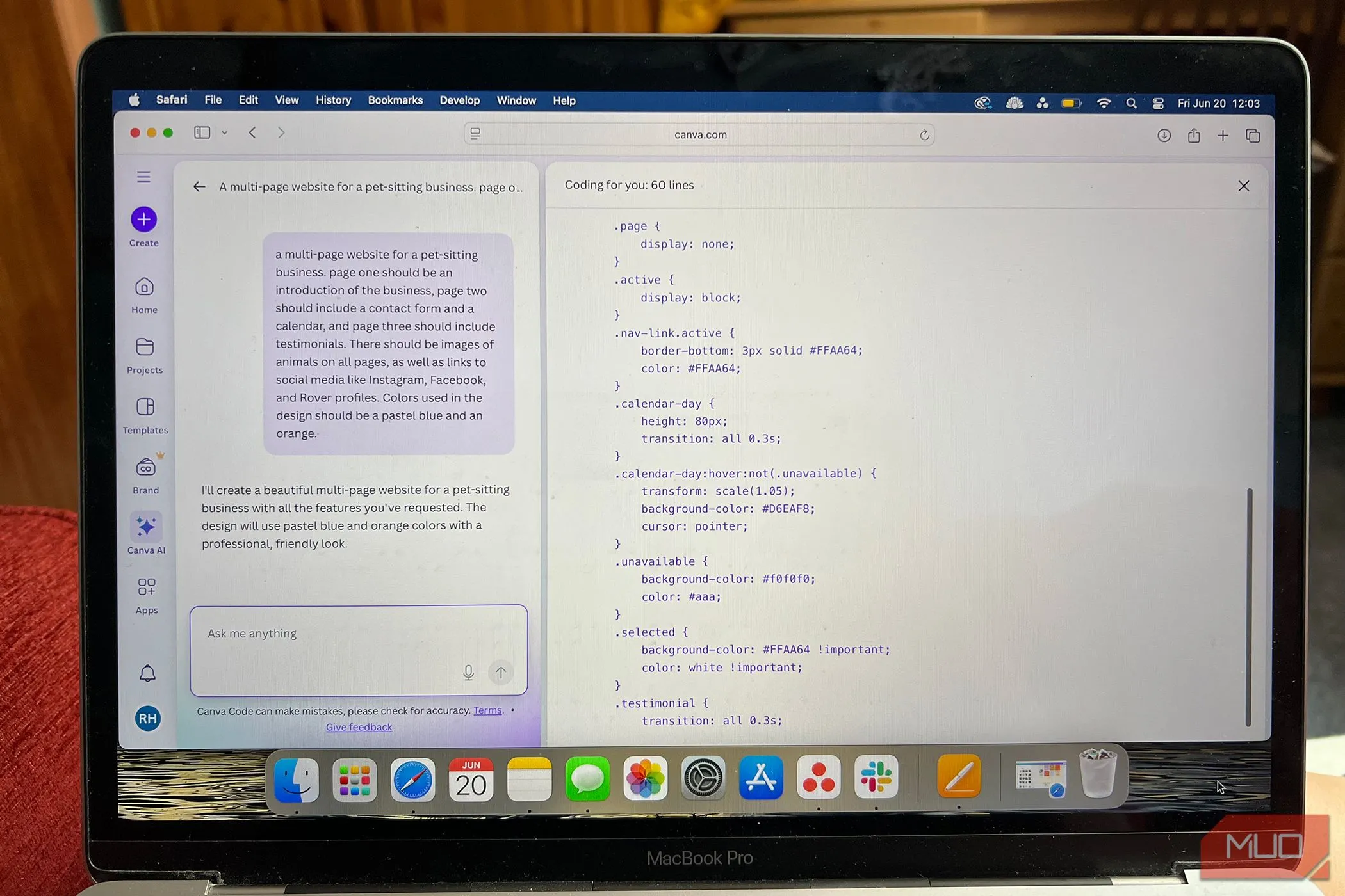 Mã hóa website đang được tạo bởi Canva Codes trên giao diện chia đôi màn hình, cho thấy quá trình AI xây dựng trang web từ lệnh văn bản.