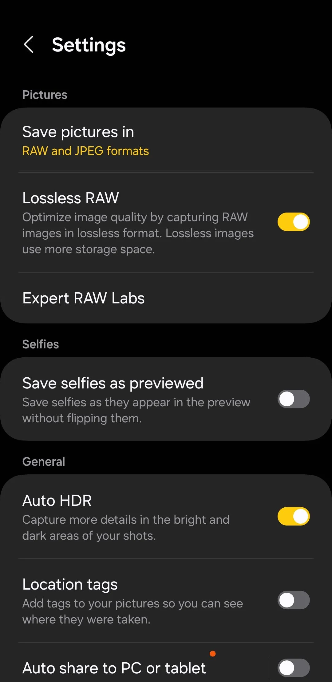 Màn hình cài đặt của ứng dụng Expert RAW trên Galaxy, cho phép tùy chỉnh thông số chụp ảnh RAW và các chế độ nâng cao.