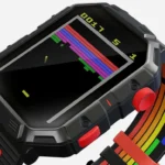 Màn hình cảm ứng TFT của đồng hồ Atari 2600 My Play Watch với giao diện game Pong đang chạy.