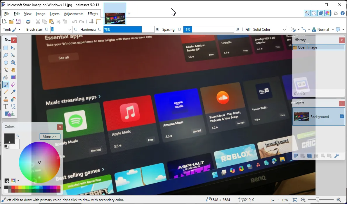 Màn hình chính của ứng dụng Paint.NET trên Windows 11 với các công cụ chỉnh sửa ảnh và lớp layer