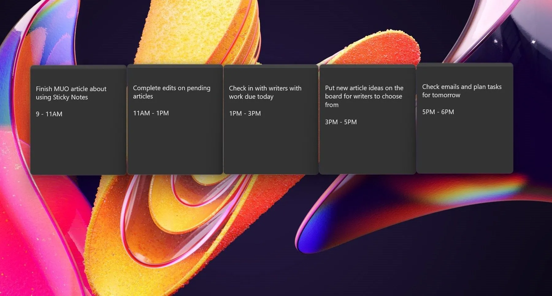 Màn hình desktop Windows với các ghi chú Sticky Notes được sắp xếp thành các khối thời gian trực quan, giúp người dùng phân bổ và quản lý lịch trình công việc hiệu quả