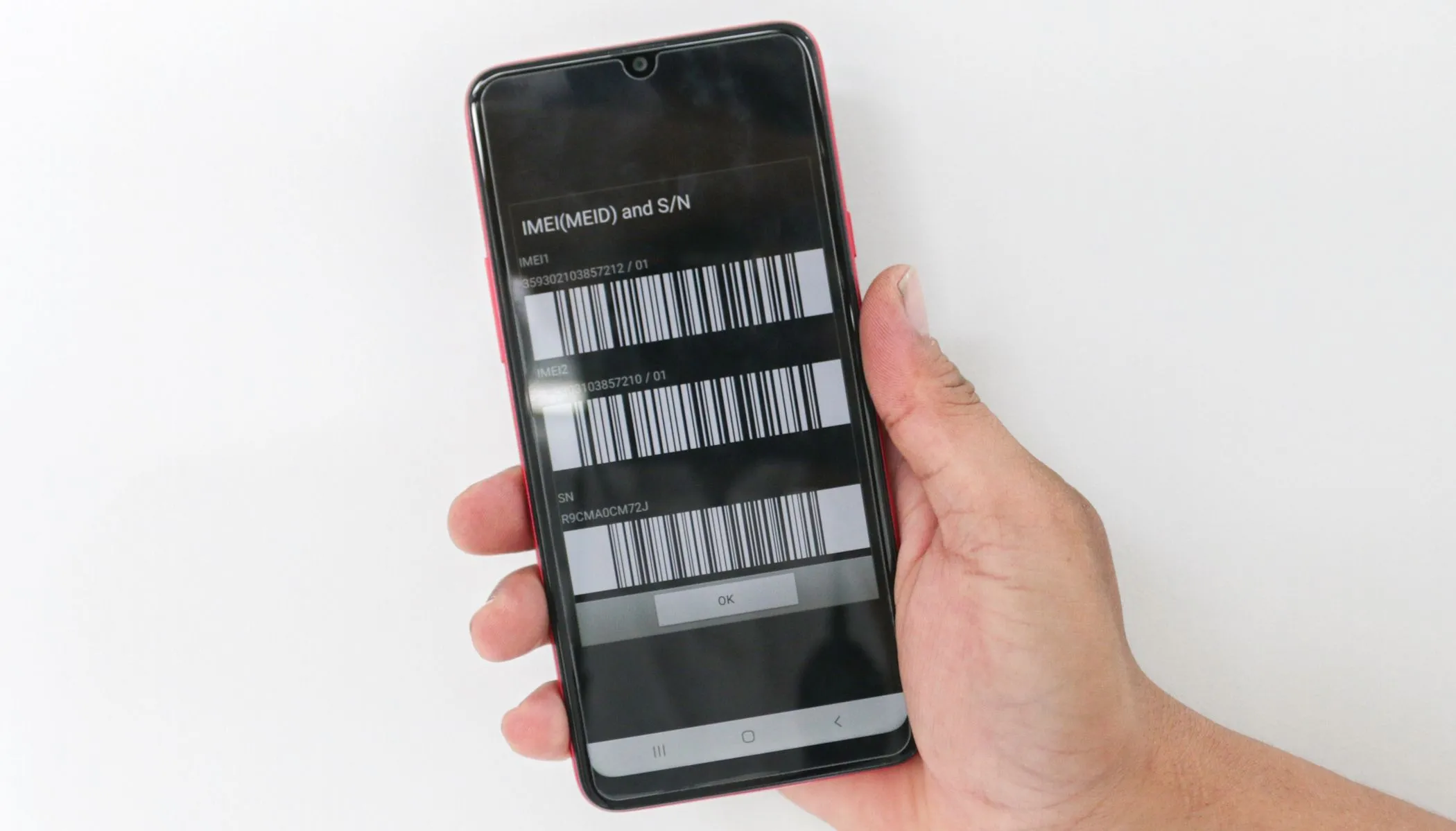 Màn hình điện thoại Android hiển thị số IMEI, mã định danh duy nhất của thiết bị được dùng để theo dõi qua mạng di động.