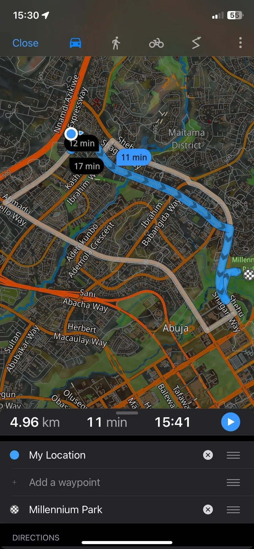 Màn hình điều hướng ô tô ngoại tuyến của Guru Maps hiển thị chi tiết tuyến đường và các điểm quan trọng