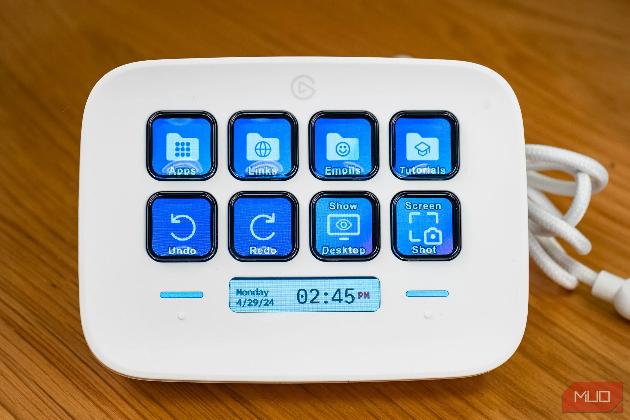 Màn hình mặc định của Elgato Stream Deck Neo hiển thị giao diện phím chức năng