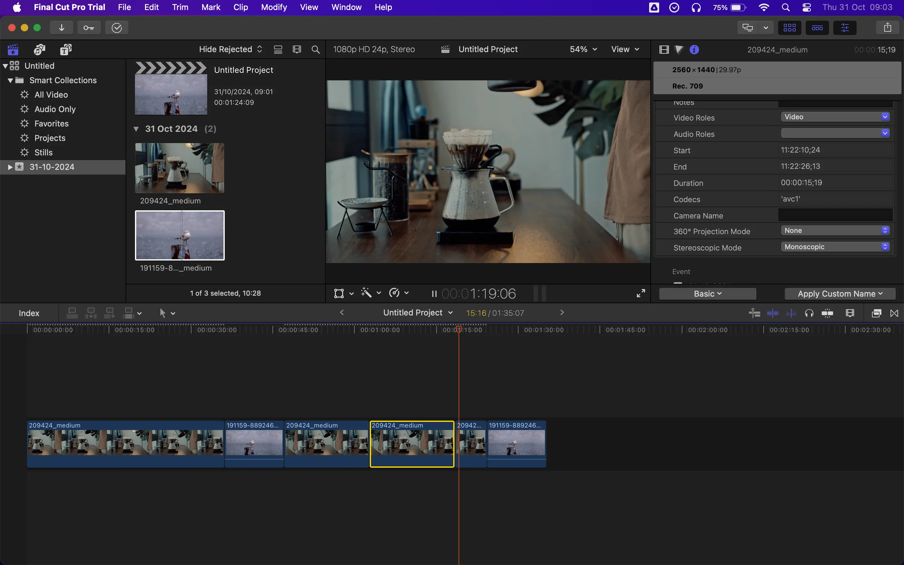Màn hình một chiếc Mac hiển thị giao diện phần mềm Final Cut Pro chuyên nghiệp, thể hiện công việc biên tập video trên macOS.