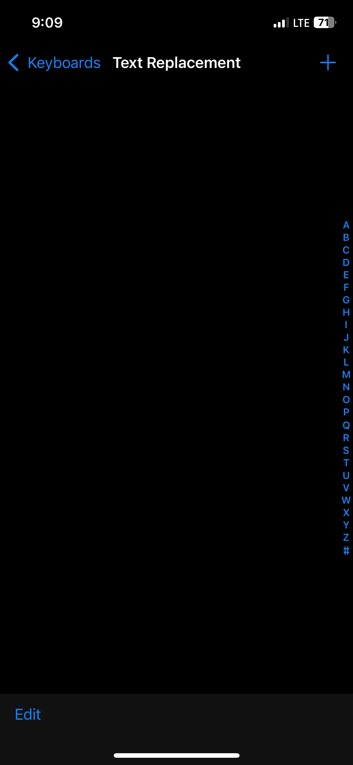 Màn hình Thay thế Văn bản (Text Replacement) trong cài đặt bàn phím iPhone, nơi tạo phím tắt.