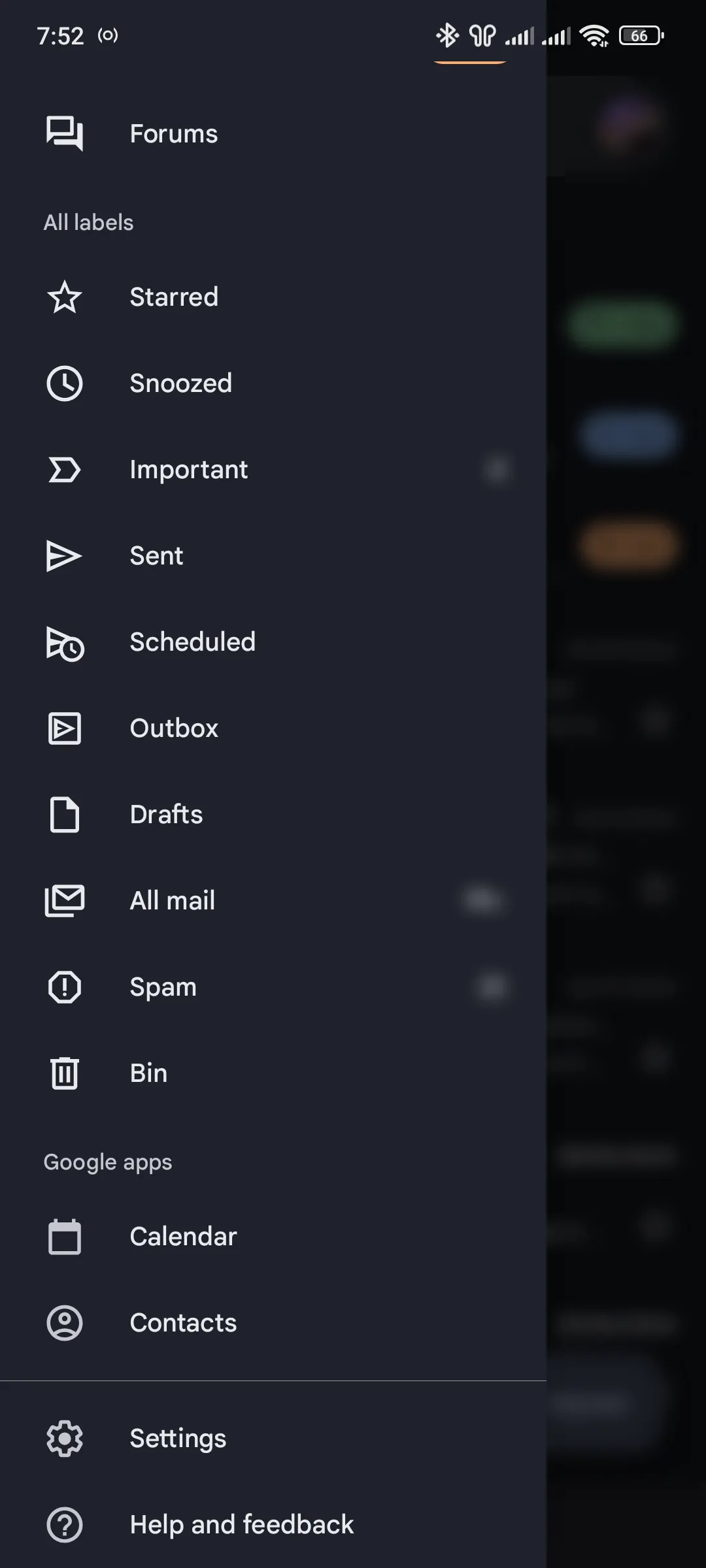 Màn hình ứng dụng Gmail trên điện thoại hiển thị thanh bên với tùy chọn Cài đặt được đánh dấu.