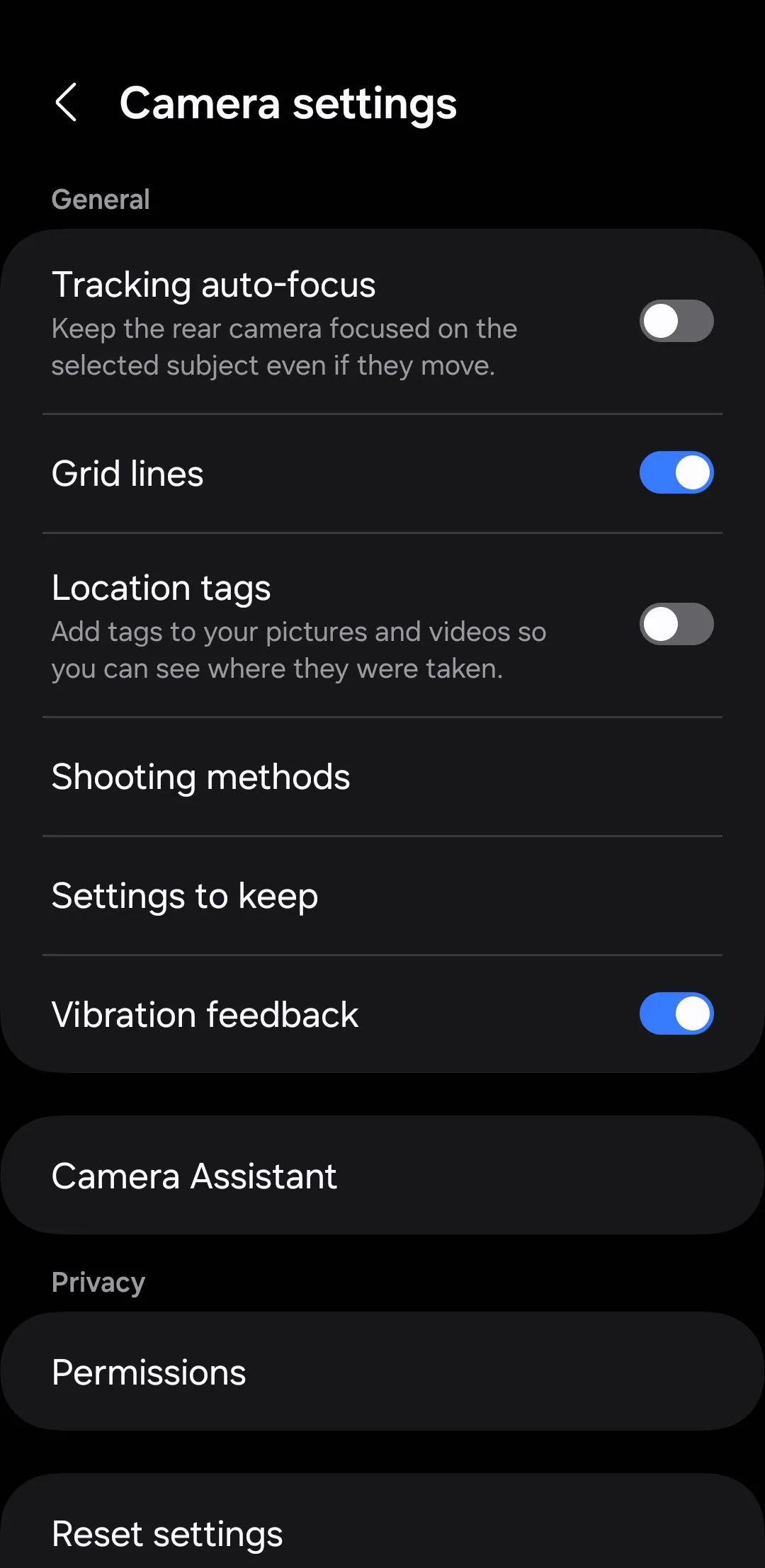 Menu cài đặt camera trên điện thoại Samsung Galaxy, hiển thị tùy chọn âm thanh chụp ảnh để tắt hoặc bật