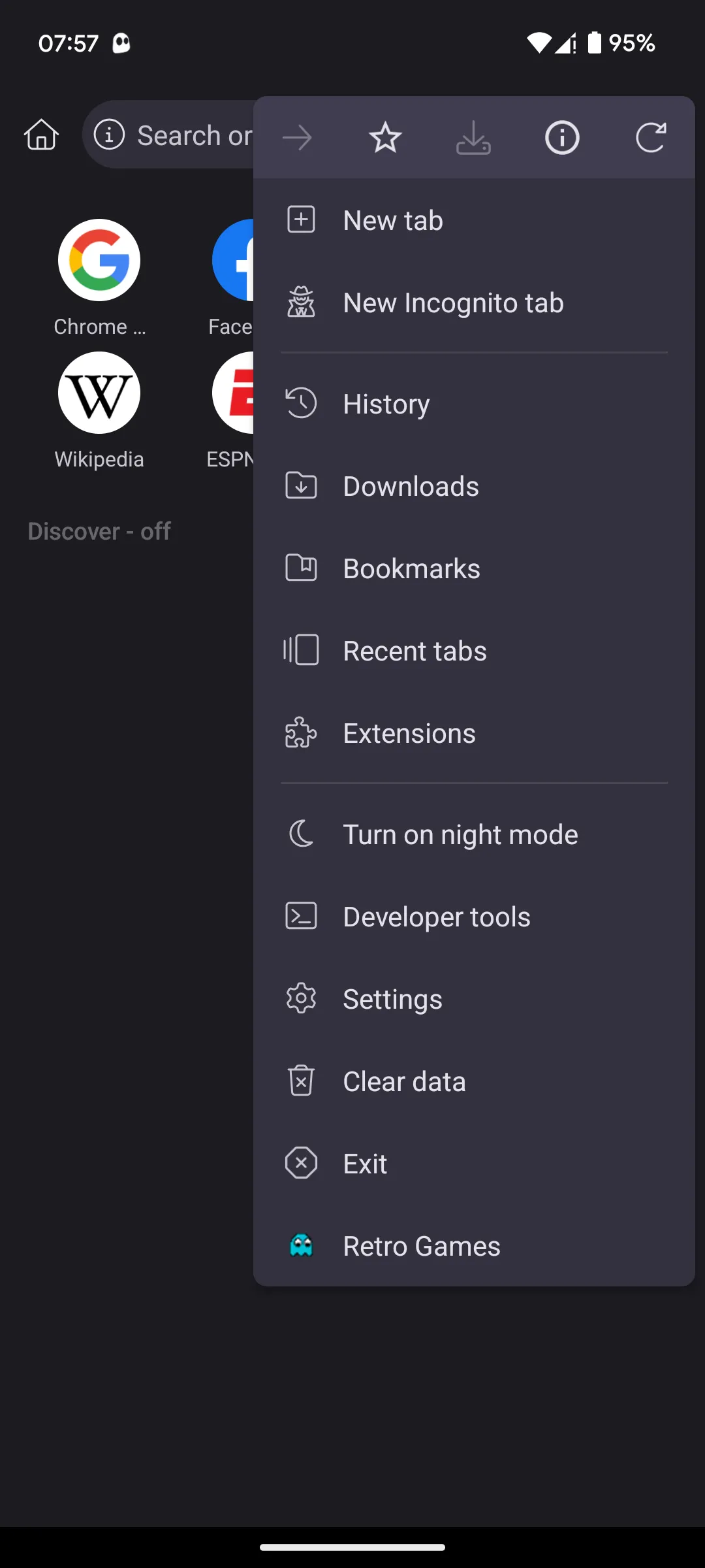 Menu chính của trình duyệt Kiwi Browser trên Android hiển thị tùy chọn "Extensions" và chế độ nhà phát triển