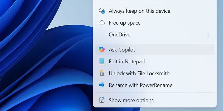 Menu ngữ cảnh File Explorer trên Windows hiển thị tùy chọn "Hỏi Copilot" khi nhấp chuột phải.