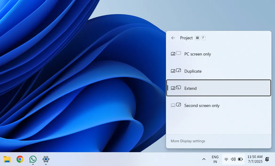 Menu thiết lập chiếu màn hình (Windows + P) trên Windows 11 để chọn chế độ mở rộng màn hình.