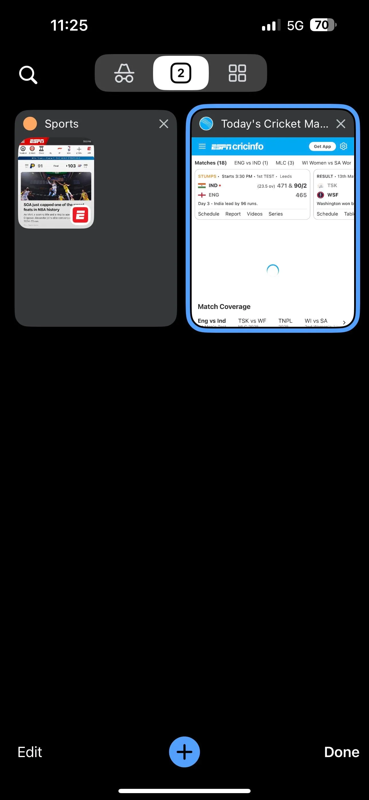 Mở rộng danh sách các tùy chọn để thêm một tab vào nhóm tab hiện có trong Chrome trên iPhone.