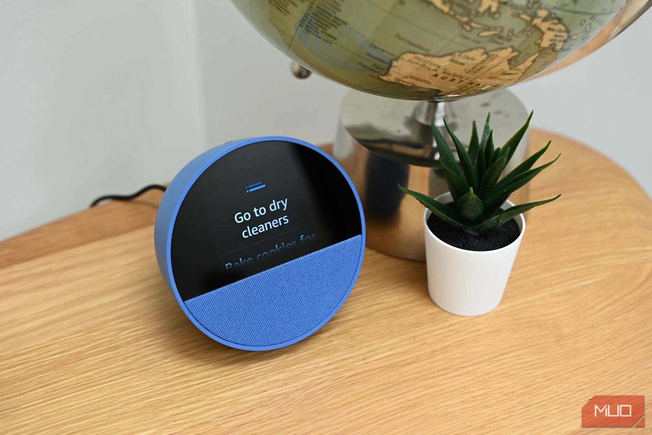 Một danh sách công việc trên Amazon Echo Spot-2
