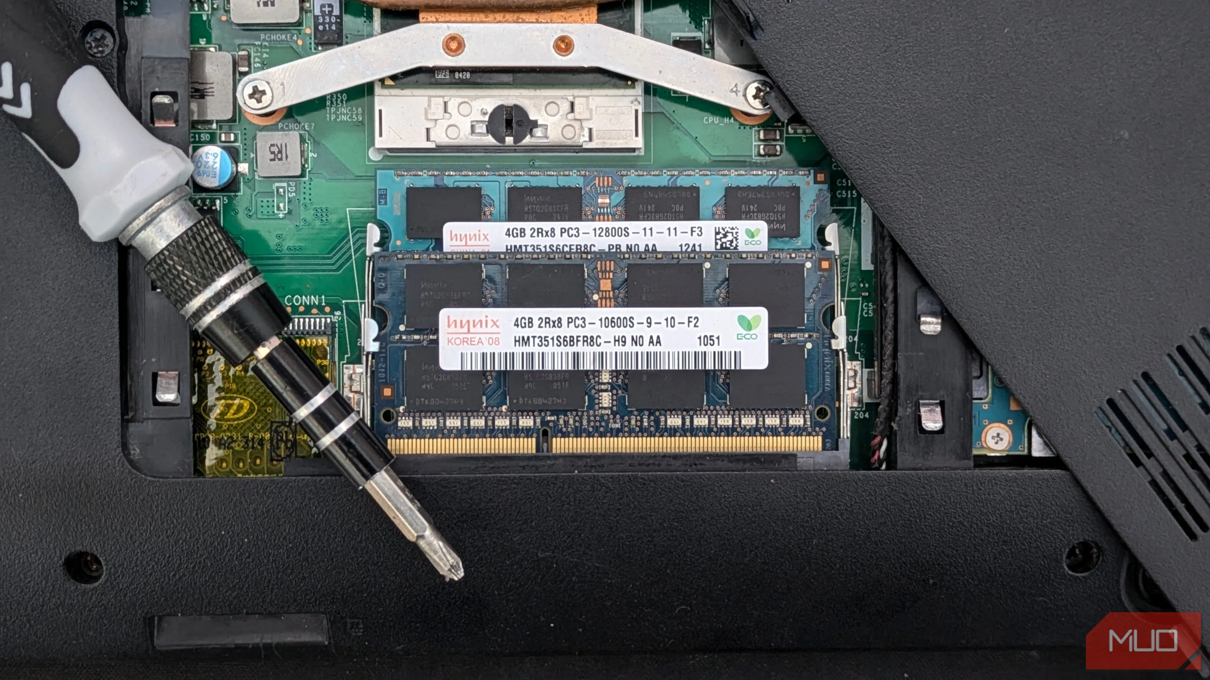 Nâng cấp RAM và SSD cho laptop để cải thiện hiệu suất