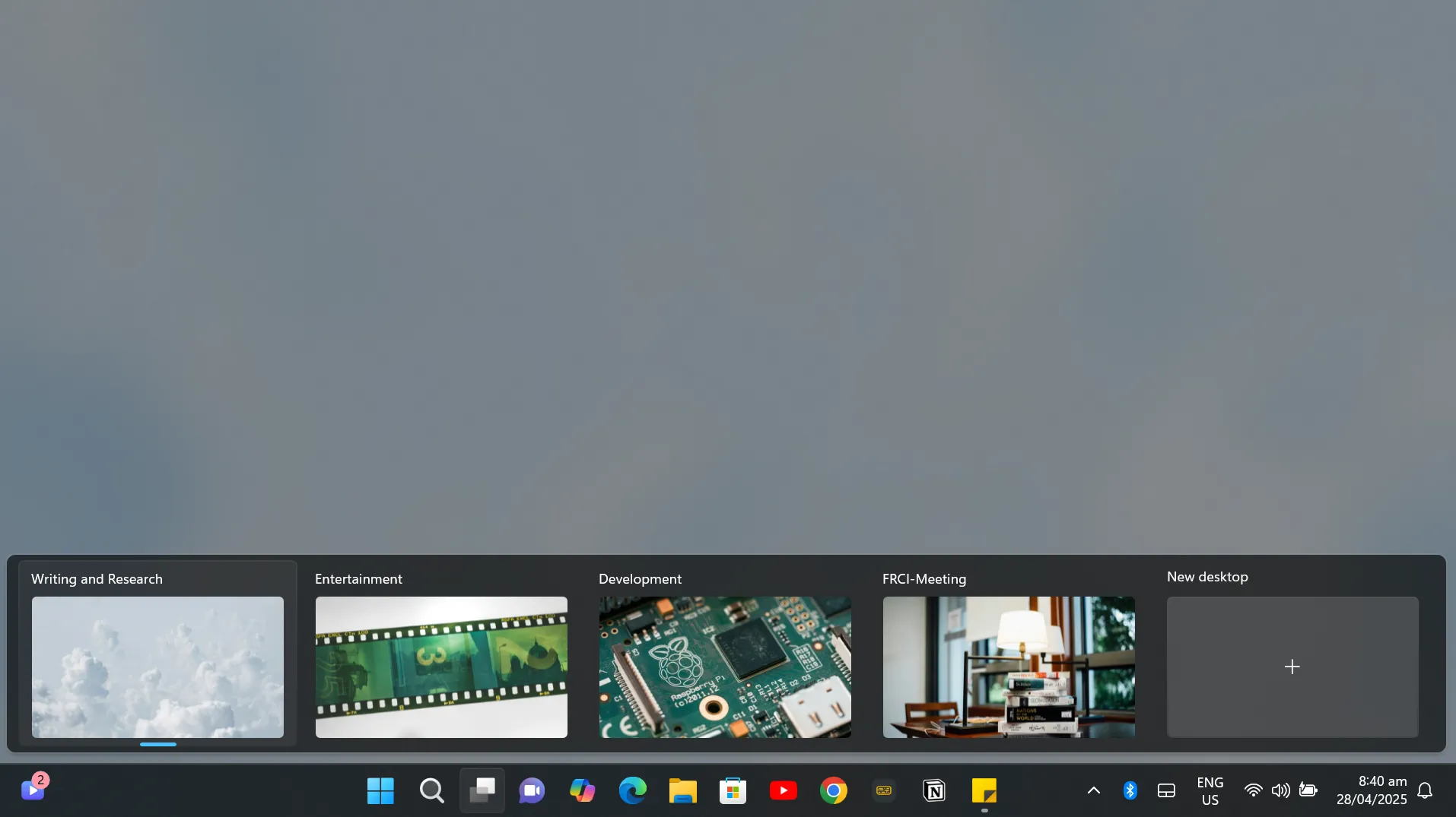 Quản lý nhiều màn hình ảo (Virtual Desktops) trên Windows để tổ chức công việc và các ứng dụng một cách hiệu quả.