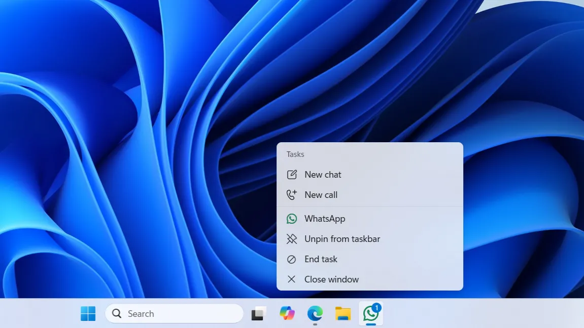 Thanh tác vụ Windows 11 hiển thị tùy chọn "Kết thúc tác vụ" cho ứng dụng WhatsApp bị treo