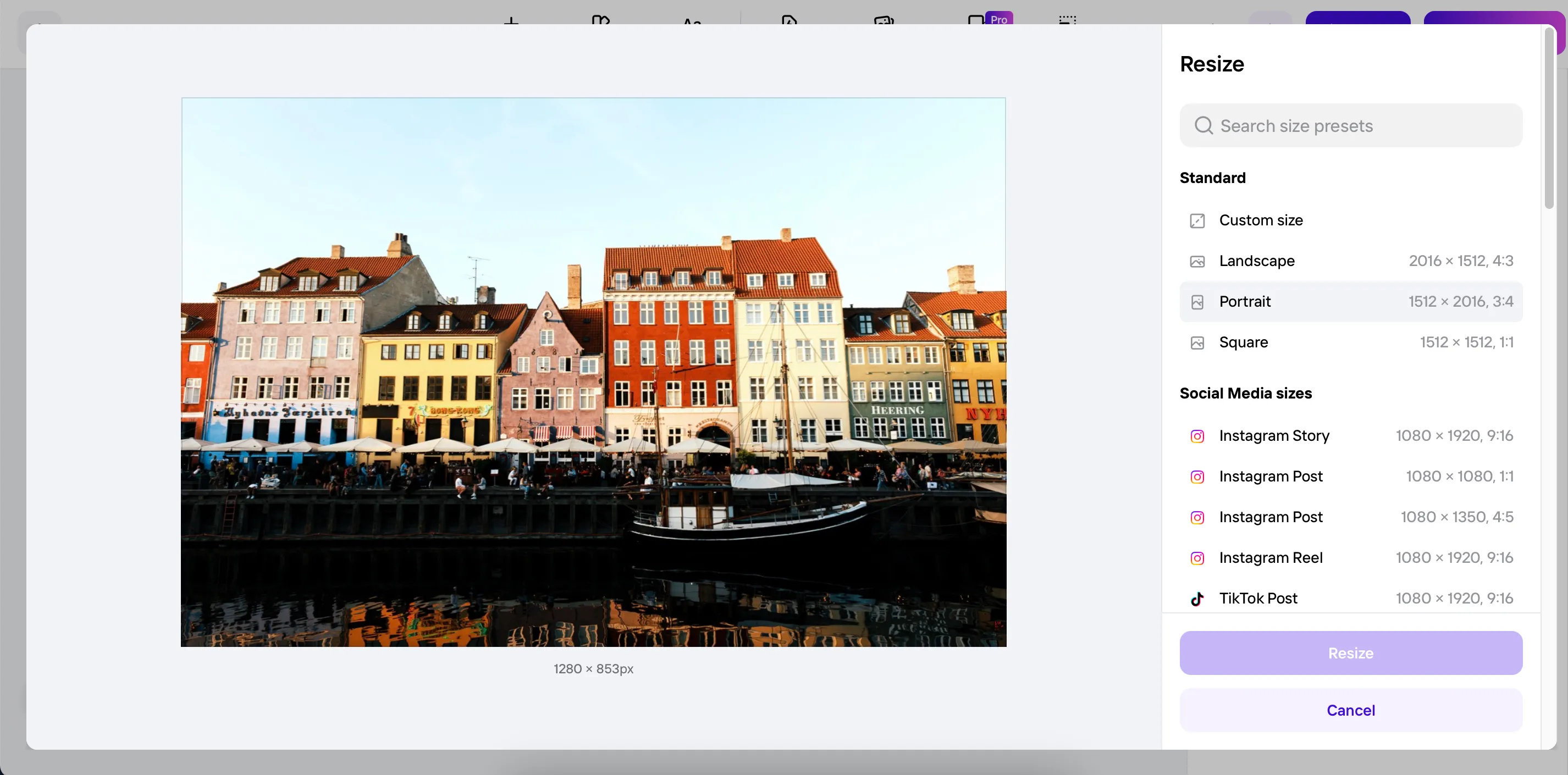 Thay đổi kích thước ảnh bằng AI trong Photoroom