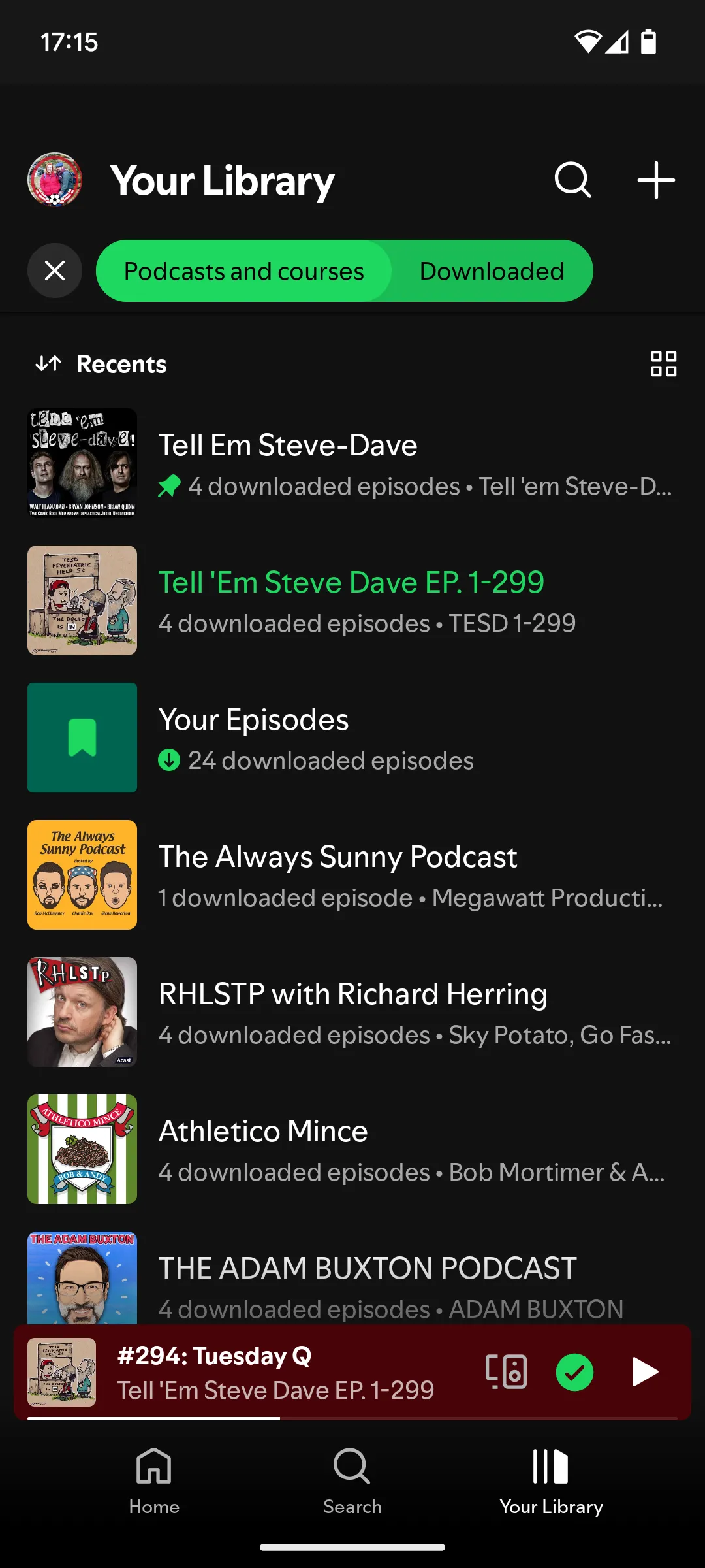 Thư viện podcast đã tải về trên ứng dụng Spotify, sẵn sàng để nghe ngoại tuyến trong suốt hành trình du lịch