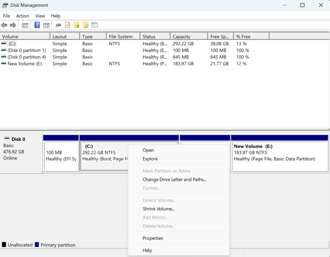 Tiện ích quản lý đĩa Disk Management trên Windows 11 hiển thị các tùy chọn phân vùng ổ cứng.