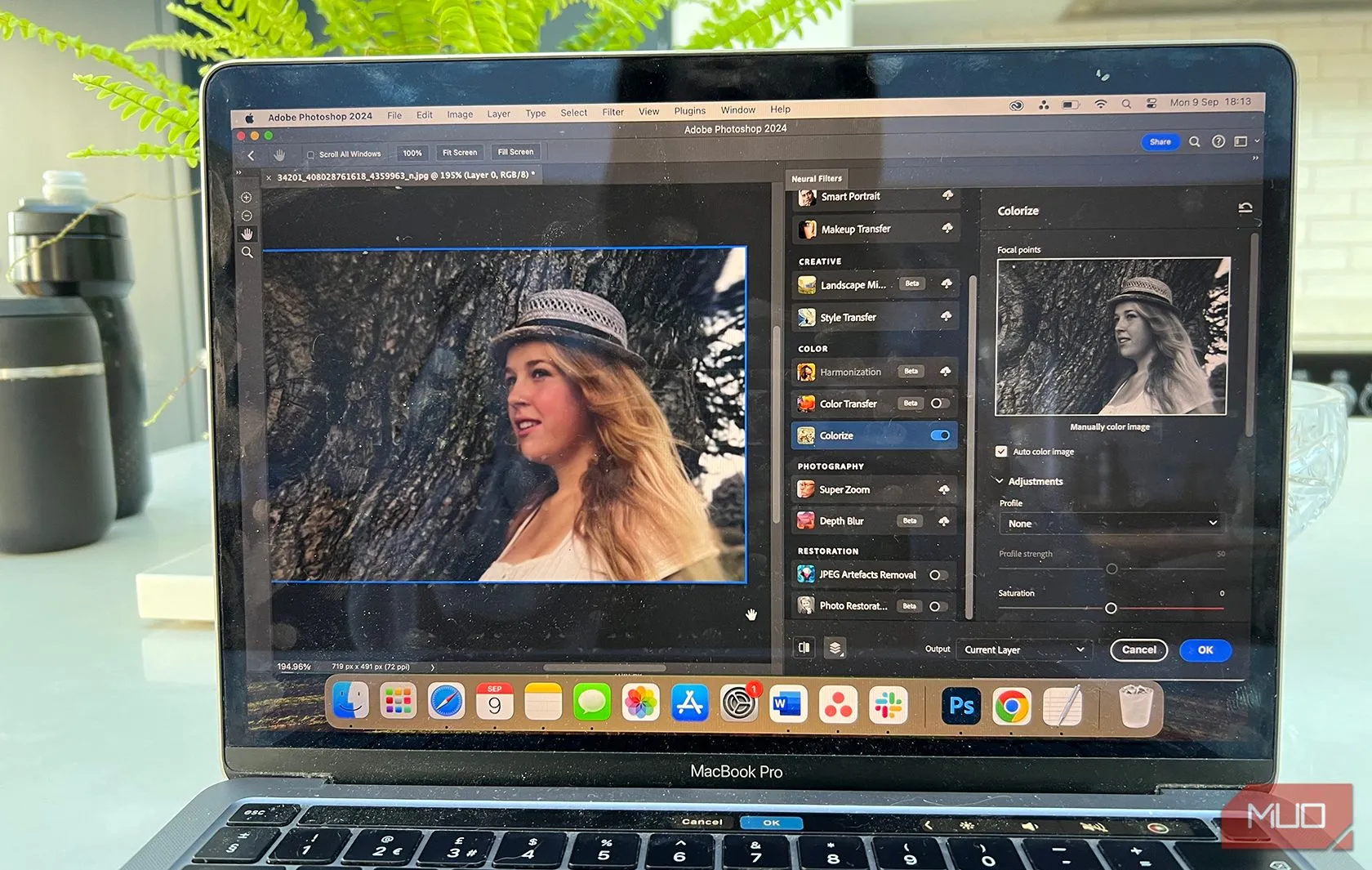 Tính năng AI Colorize trong Photoshop, tự động tô màu cho hình ảnh đen trắng một cách chuyên nghiệp.