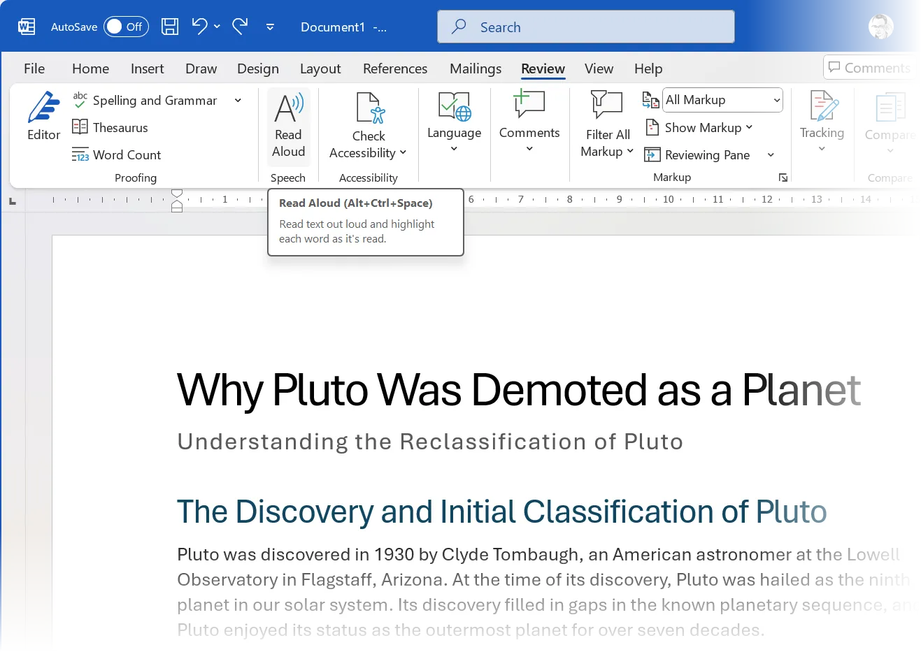 Tính năng &quot;Đọc to&quot; (Read Aloud) của Microsoft Word đang hoạt động, giúp người dùng nghe lại bản nháp để phát hiện lỗi và ý tưởng còn thiếu.
