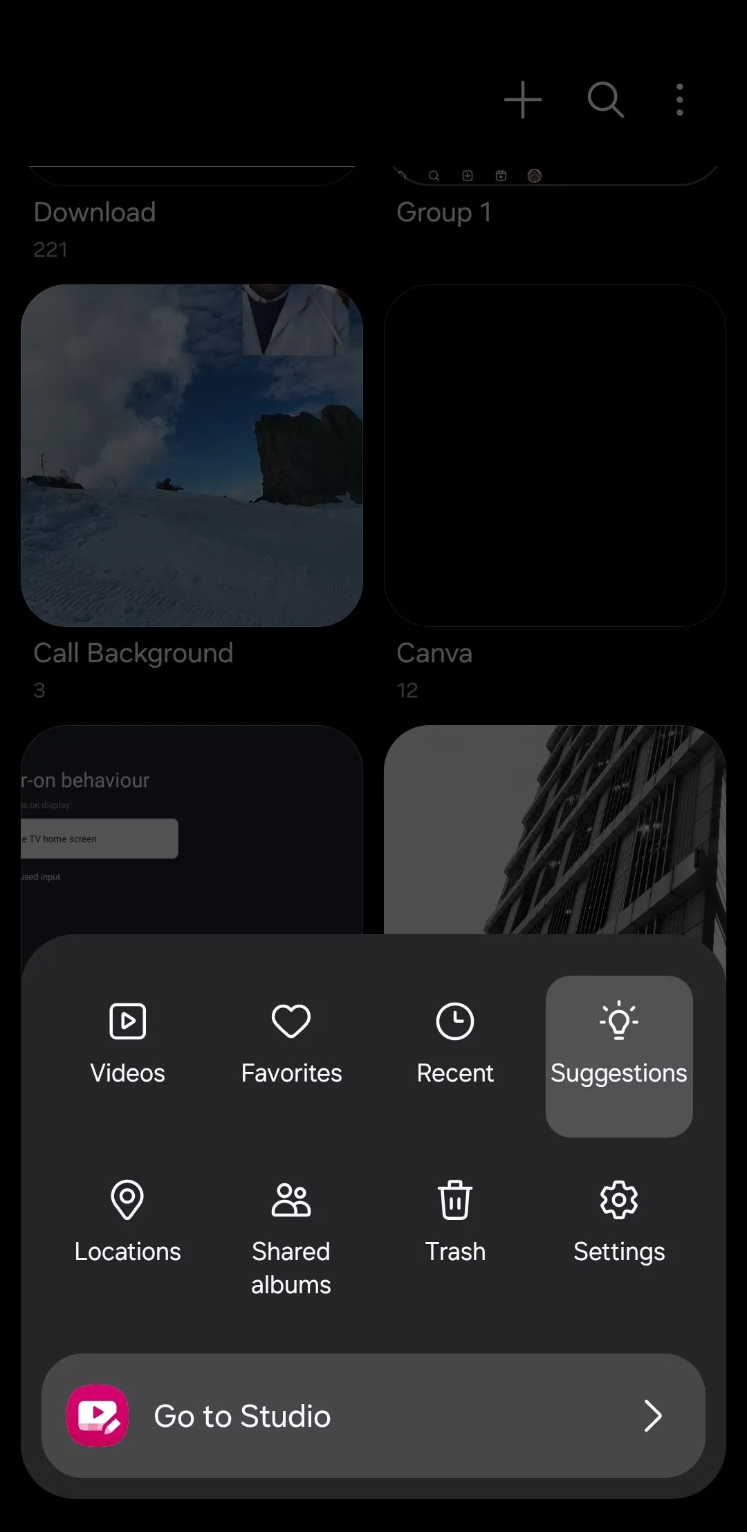 Tính năng gợi ý dọn dẹp ảnh trùng lặp và ảnh cũ trong ứng dụng Samsung Gallery.