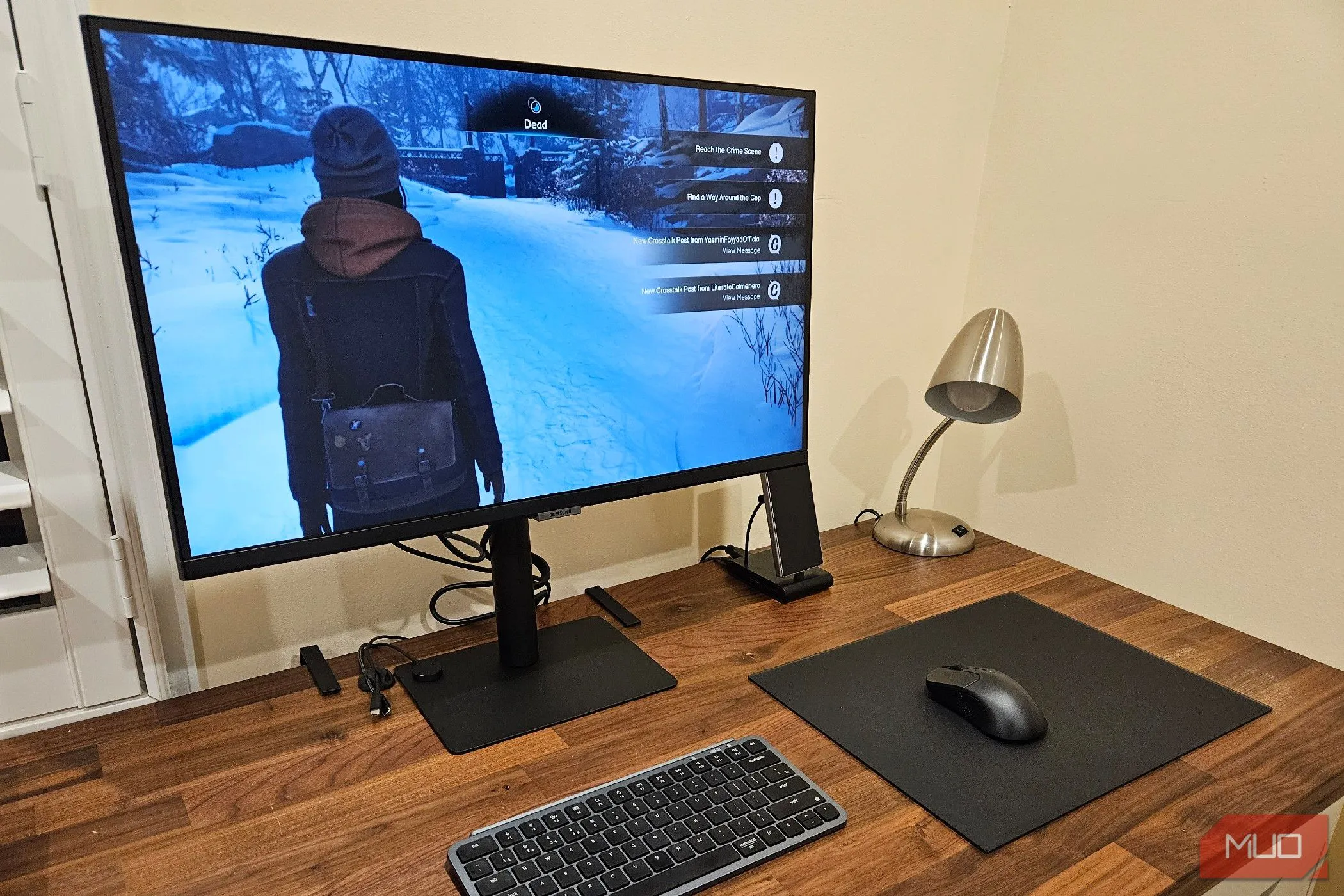 Trải nghiệm chơi game Life Is Strange Double Exposure được truyền tải từ Galaxy Z Fold 6 lên màn hình 4K, minh họa không gian di chuột rộng lớn