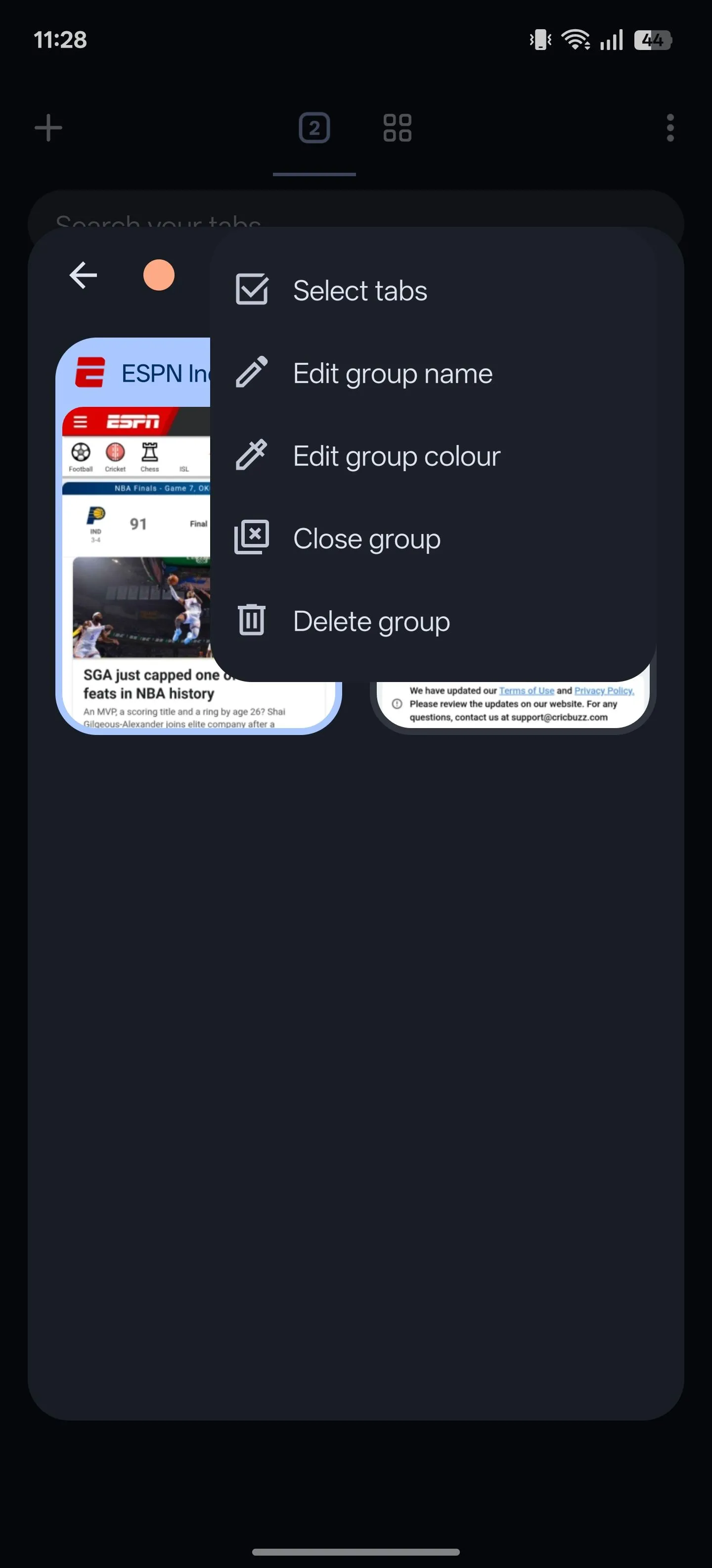 Truy cập các tùy chọn quản lý nhóm tab đầy đủ trong trình duyệt Chrome trên thiết bị Android.