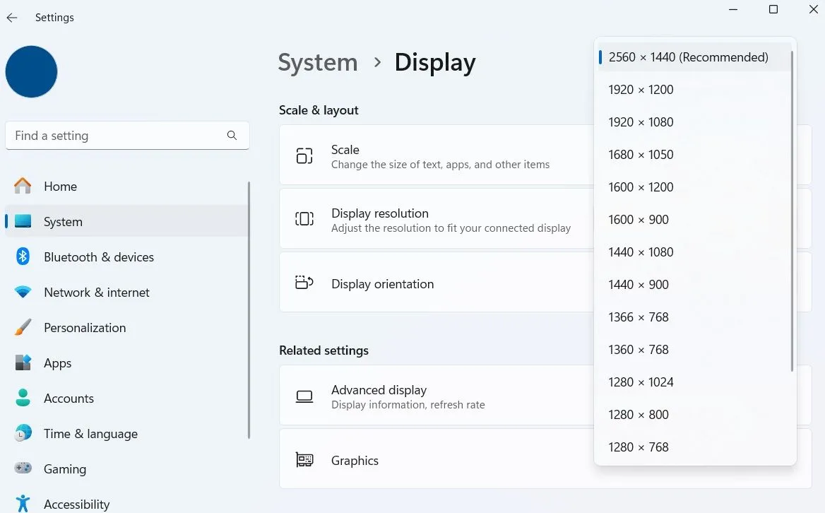 Tùy chọn cài đặt độ phân giải màn hình trong Windows 11