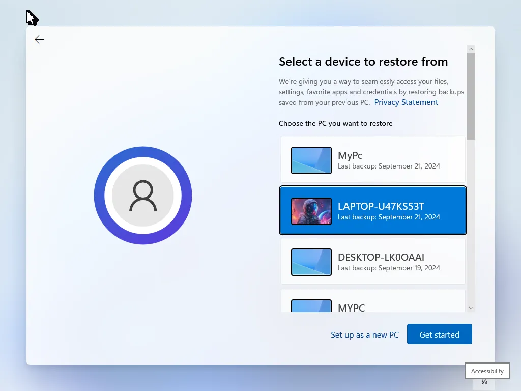 Tùy chọn khôi phục sao lưu Windows trong quá trình cài đặt Windows 11, minh họa tiện ích của tính năng Windows Backup khi sử dụng tài khoản Microsoft.