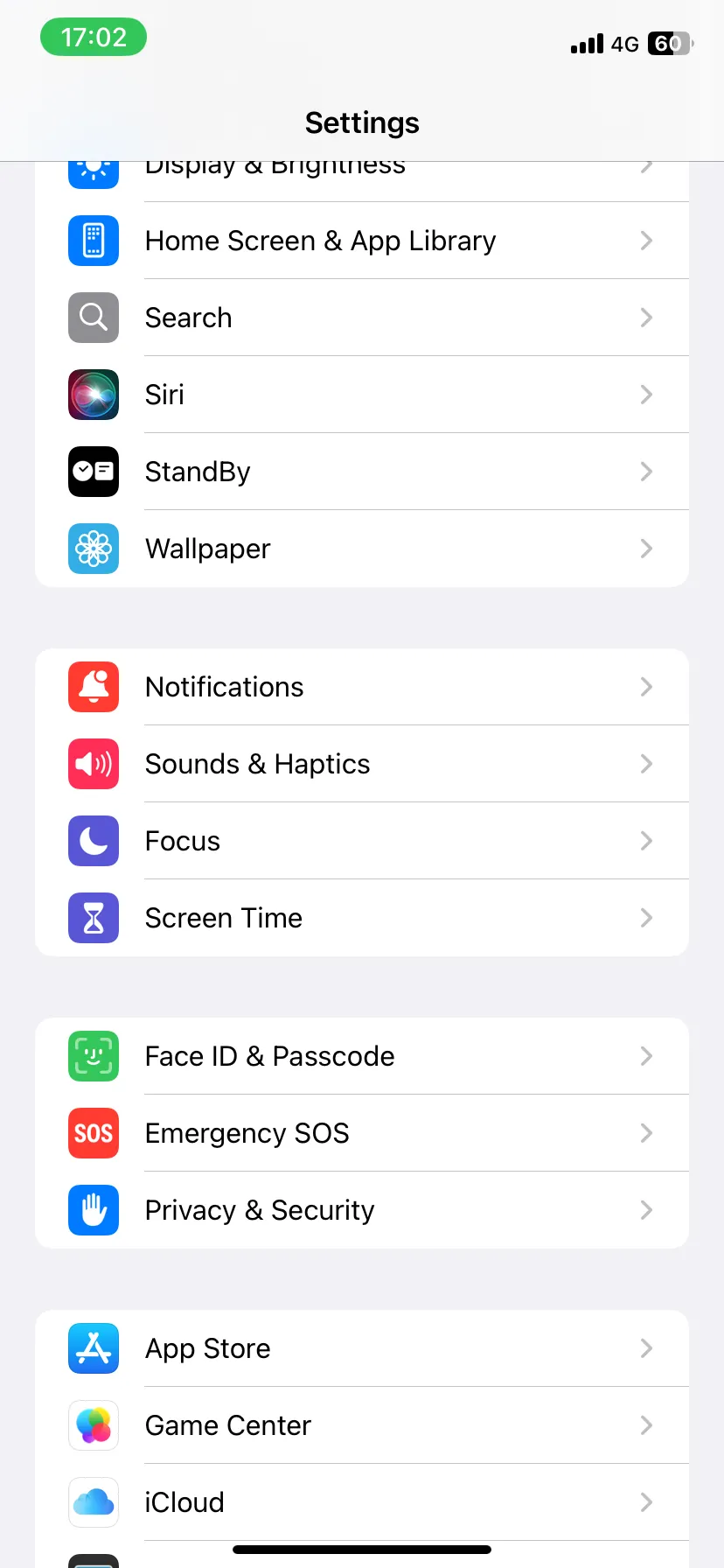 Ứng dụng Cài đặt iPhone hiển thị tùy chọn Thông báo
