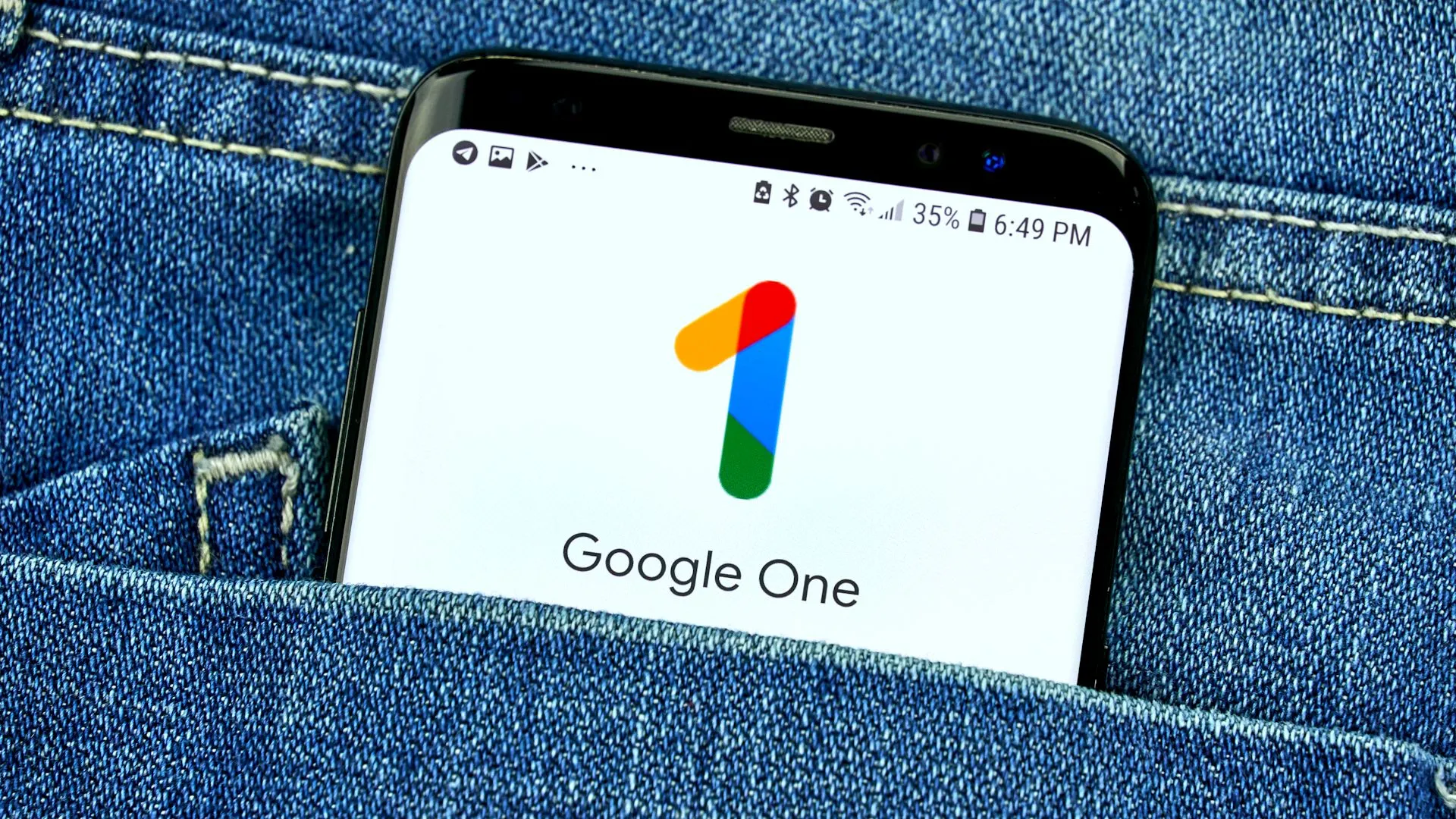 Ứng dụng Google One trên điện thoại, đại diện cho giải pháp lưu trữ đám mây trả phí bổ sung