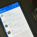 Ứng dụng Microsoft Authenticator trên điện thoại Samsung Galaxy S24 Ultra