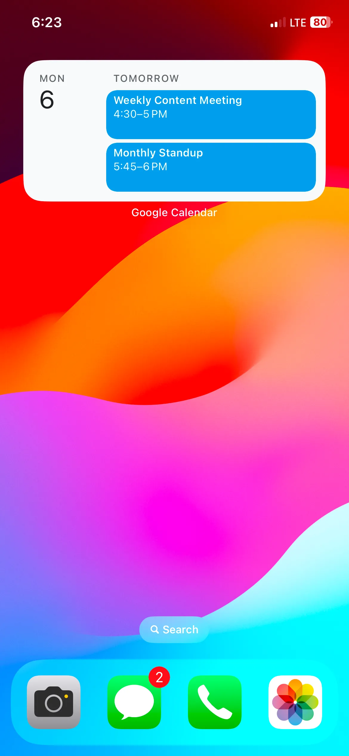 Widget Lịch Google hiển thị các sự kiện và cuộc họp sắp diễn ra trên màn hình chính iPhone